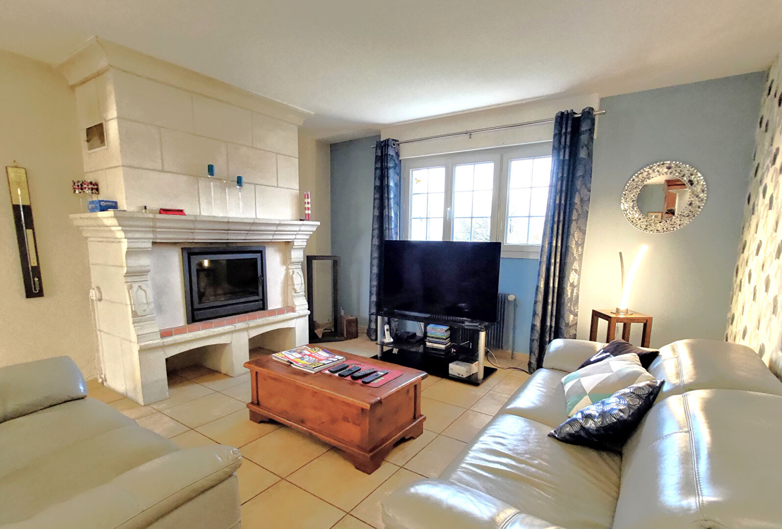 Photo Grande maison de plain pied image 1/6