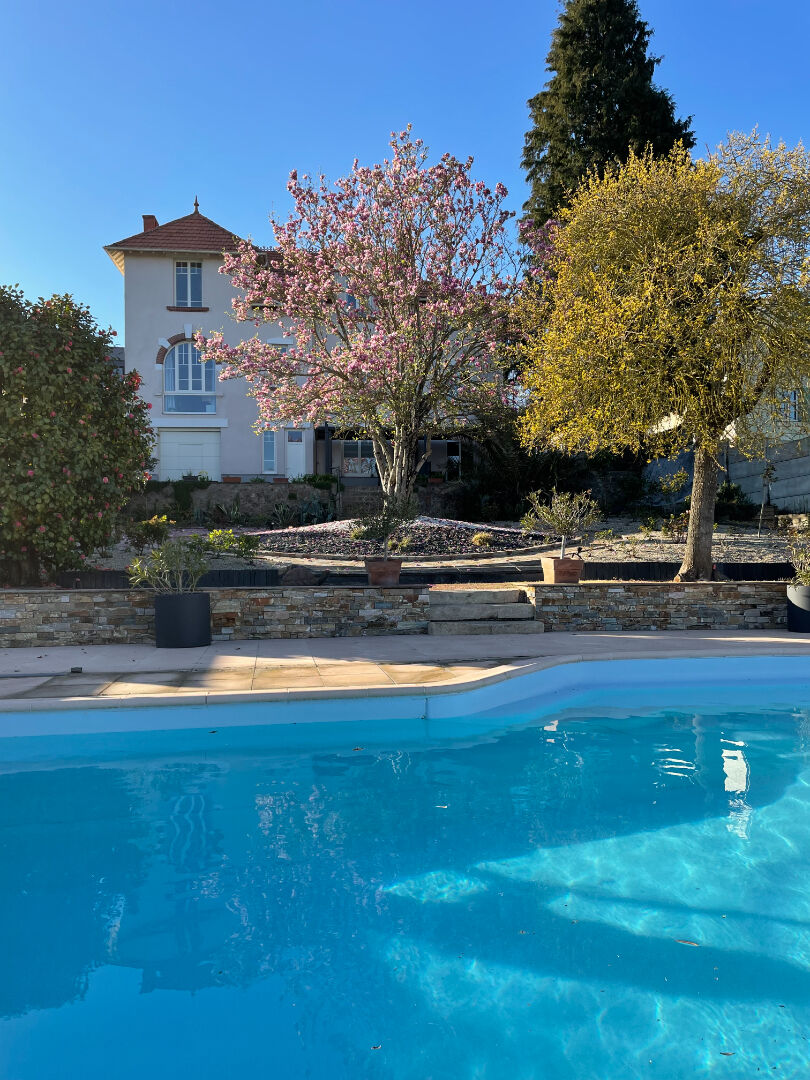 Agence immobilière de 
 QUE DES BELLES MAISONS - Que des Belles Maisons 
