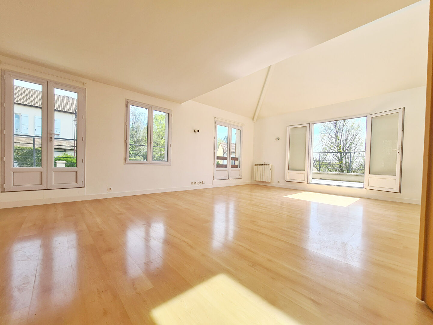 DUPLEX - 5 pièces -100M² - Parking - terrasse 30M²