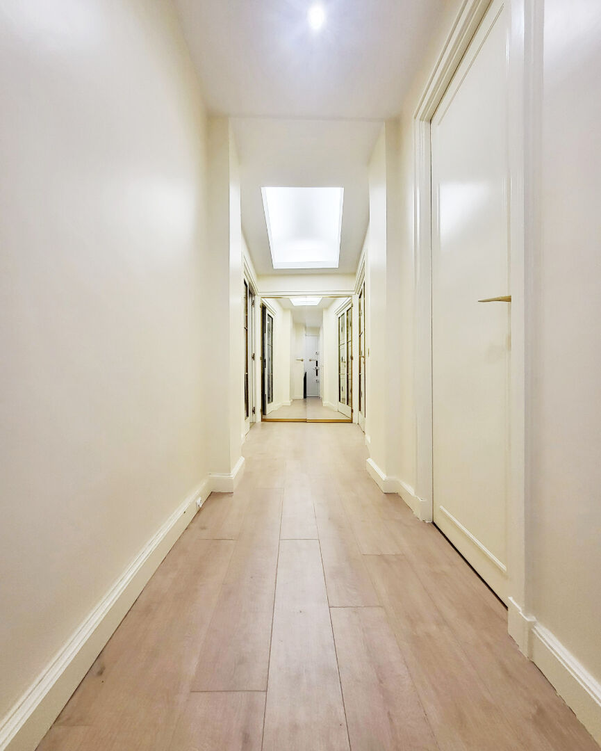 Photo 3 pièces 74M² + cave image 3/6