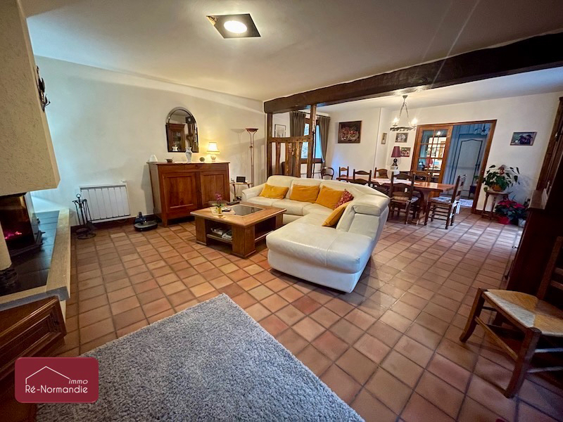 Photo MAISON TRADITIONNELLE - 4 CHAMBRES - SOUS-SOL COMPLET - TERRAIN DE 1847m² image 4/6