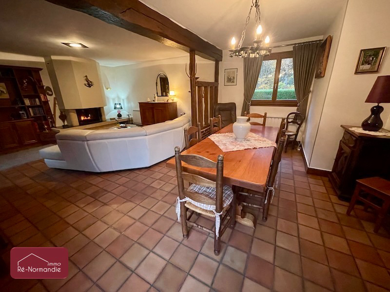 Photo MAISON TRADITIONNELLE - 4 CHAMBRES - SOUS-SOL COMPLET - TERRAIN DE 1847m² image 5/6