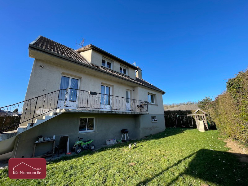 Photo MAISON FAMILIALE 4 CHAMBRES AU COEUR DE BEAUMONT LE ROGER image 2/6