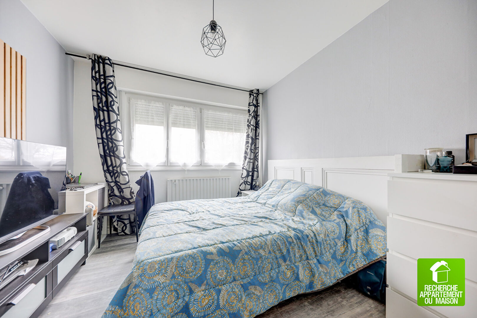 Photo T4 DE 90 M2 À DECINES image 6/6