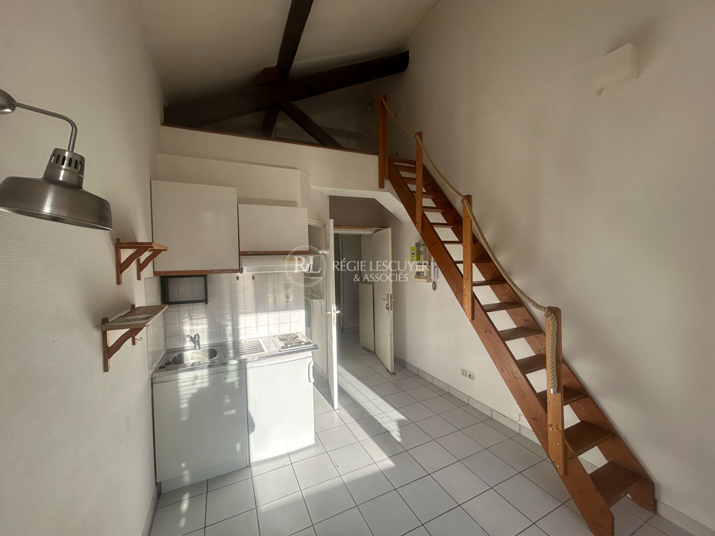 Agence immobilière de 
 REGIE LESCUYER ET ASSOCIES Lyon 6eme - REGIE LESCUYER ET ASSOCIES 
