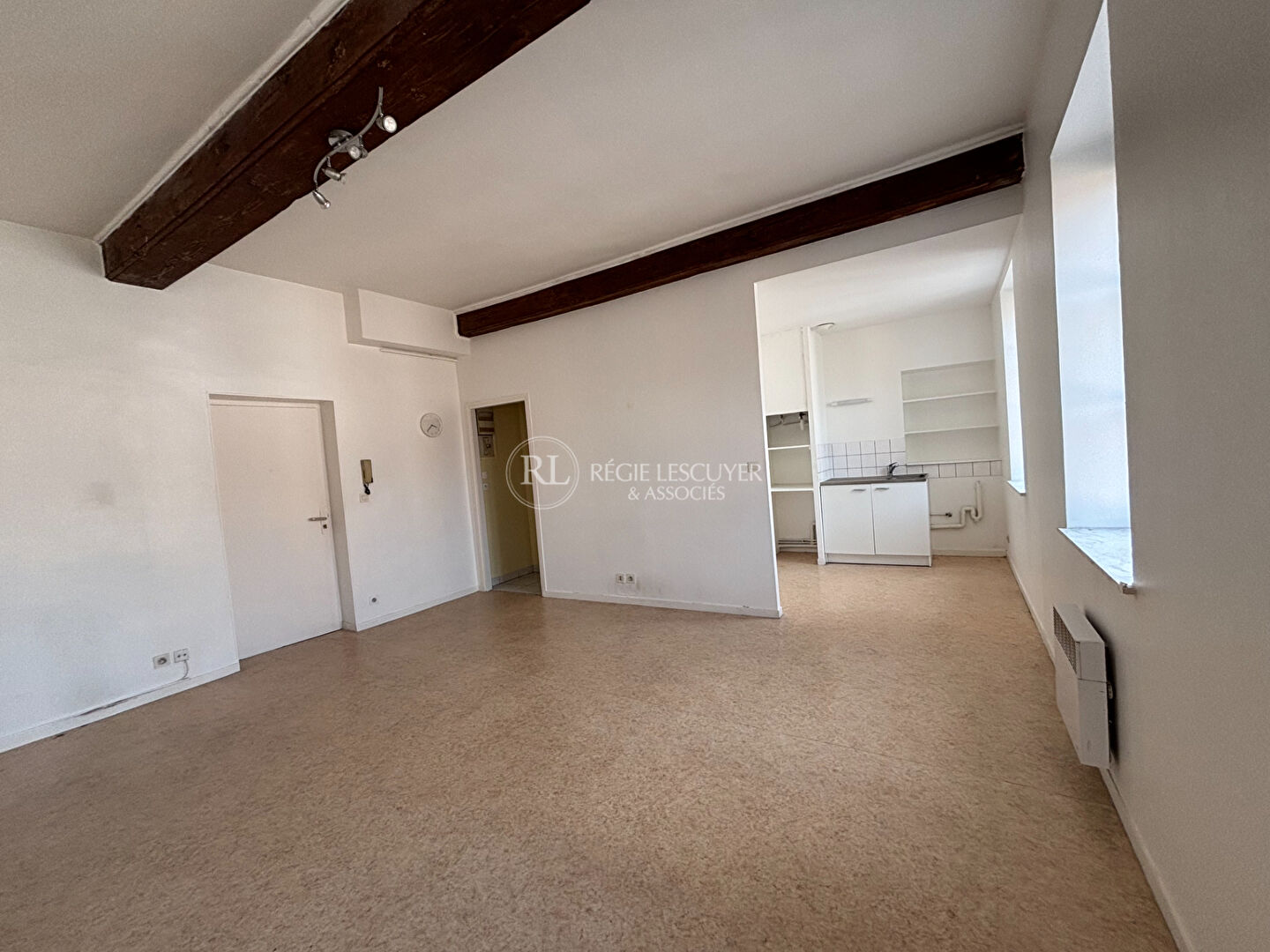 Agence immobilière de 
 REGIE LESCUYER ET ASSOCIES Lyon 6eme - REGIE LESCUYER ET ASSOCIES 
