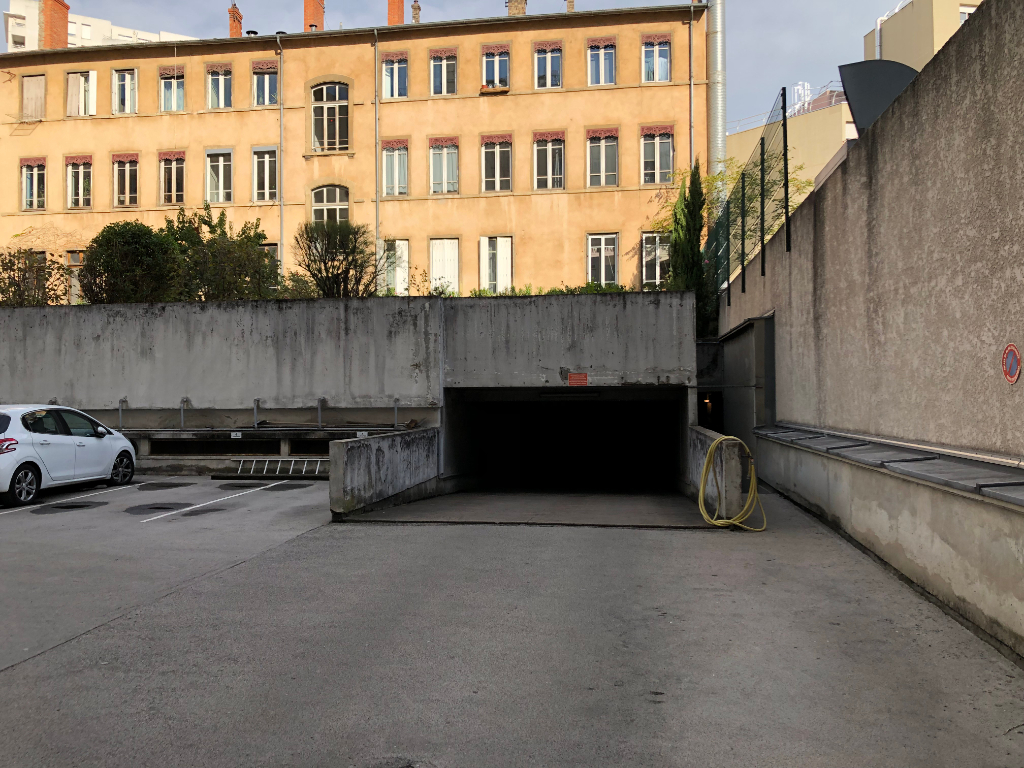 Agence immobilière de 
 REGIE LESCUYER ET ASSOCIES Lyon 6eme - REGIE LESCUYER ET ASSOCIES 
