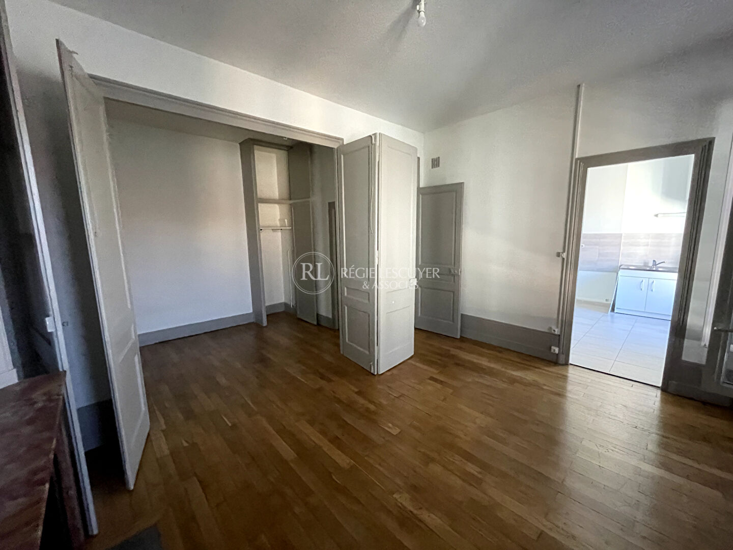 Agence immobilière de 
 REGIE LESCUYER ET ASSOCIES Lyon 6eme - REGIE LESCUYER ET ASSOCIES 
