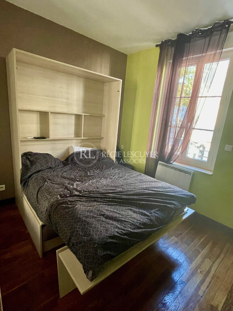 Photo F1 MEUBLE -  32 RUE PAUL CAZENEUVE - 69008  LYON image 5/6