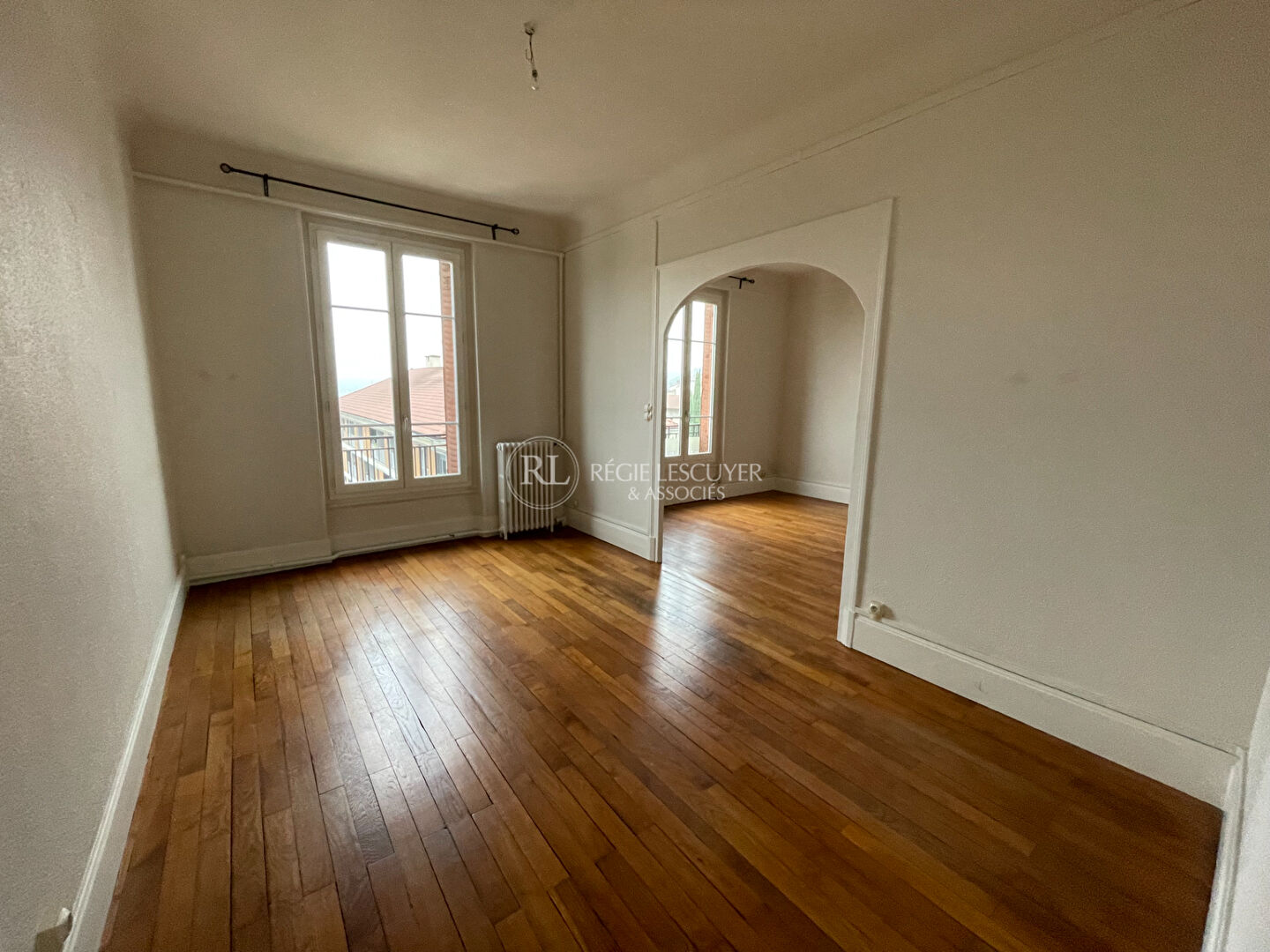 Agence immobilière de 
 REGIE LESCUYER ET ASSOCIES Lyon 6eme - REGIE LESCUYER ET ASSOCIES 
