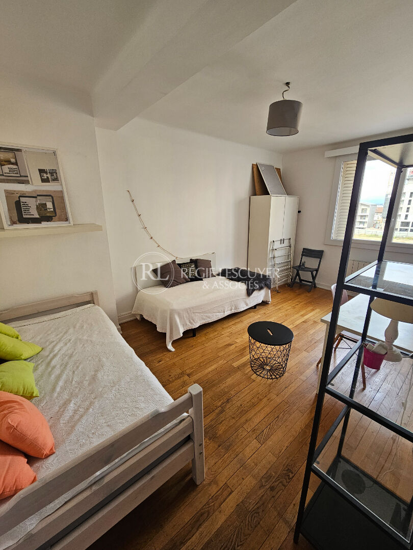 Agence immobilière de 
 REGIE LESCUYER ET ASSOCIES Lyon 6eme - REGIE LESCUYER ET ASSOCIES 
