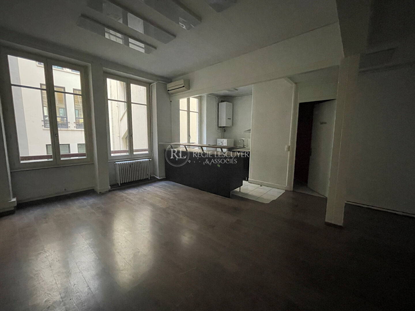 Photo BUREAUX de 208.65 m2 rue Grenette LYON 69002 image 2/6