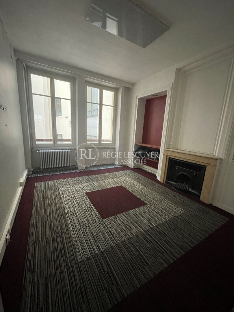 Photo BUREAUX de 208.65 m2 rue Grenette LYON 69002 image 5/6
