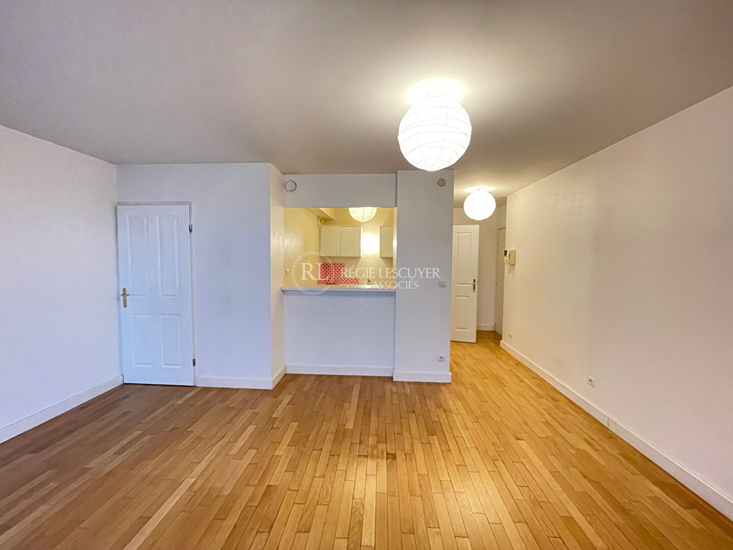 Photo Appartement  1 pièce(s) 33.22 m2 image 2/6