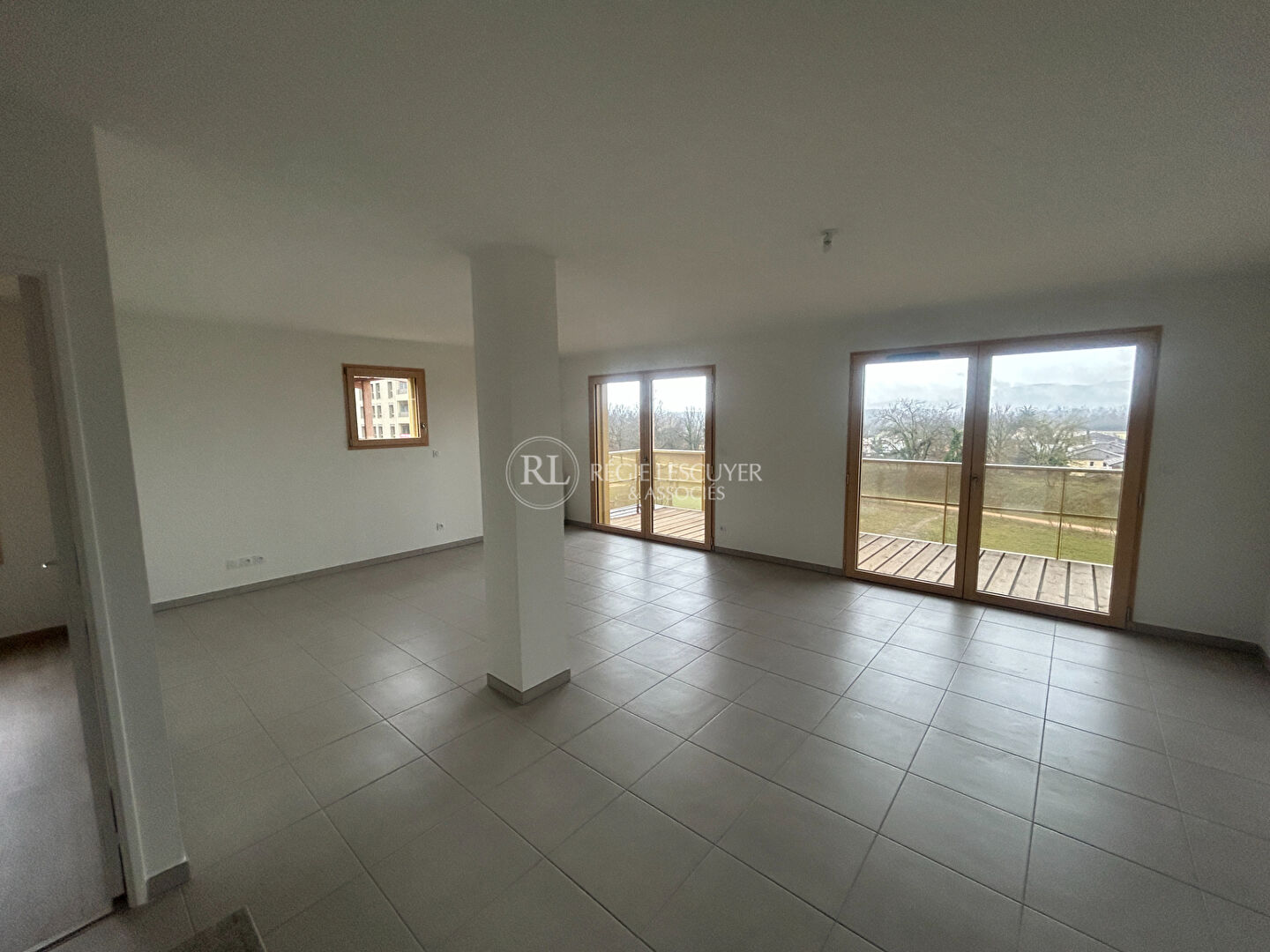Photo F4  TREVOUX  C326 image 3/6
