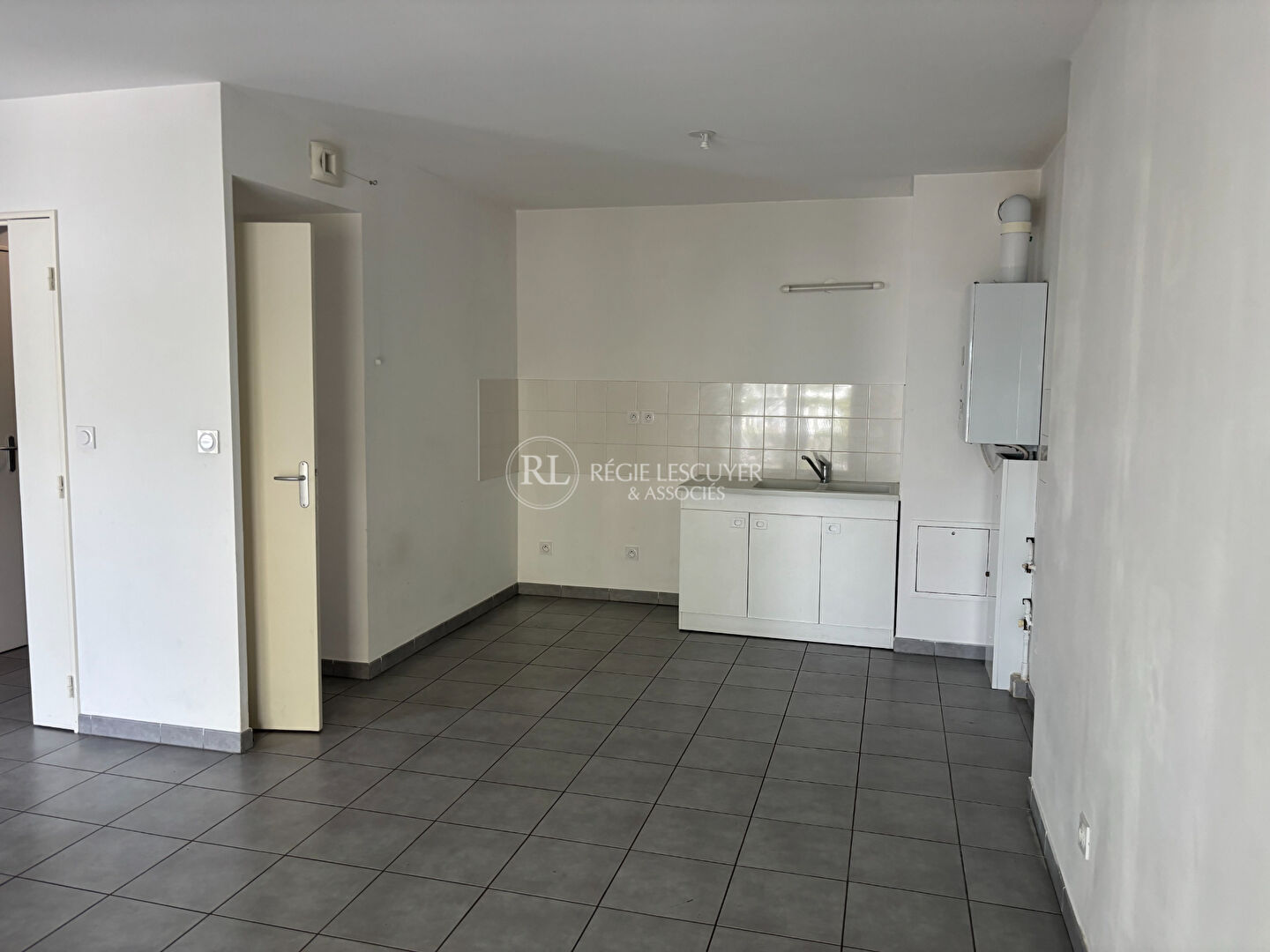 Agence immobilière de 
 REGIE LESCUYER ET ASSOCIES Lyon 6eme - REGIE LESCUYER ET ASSOCIES 

