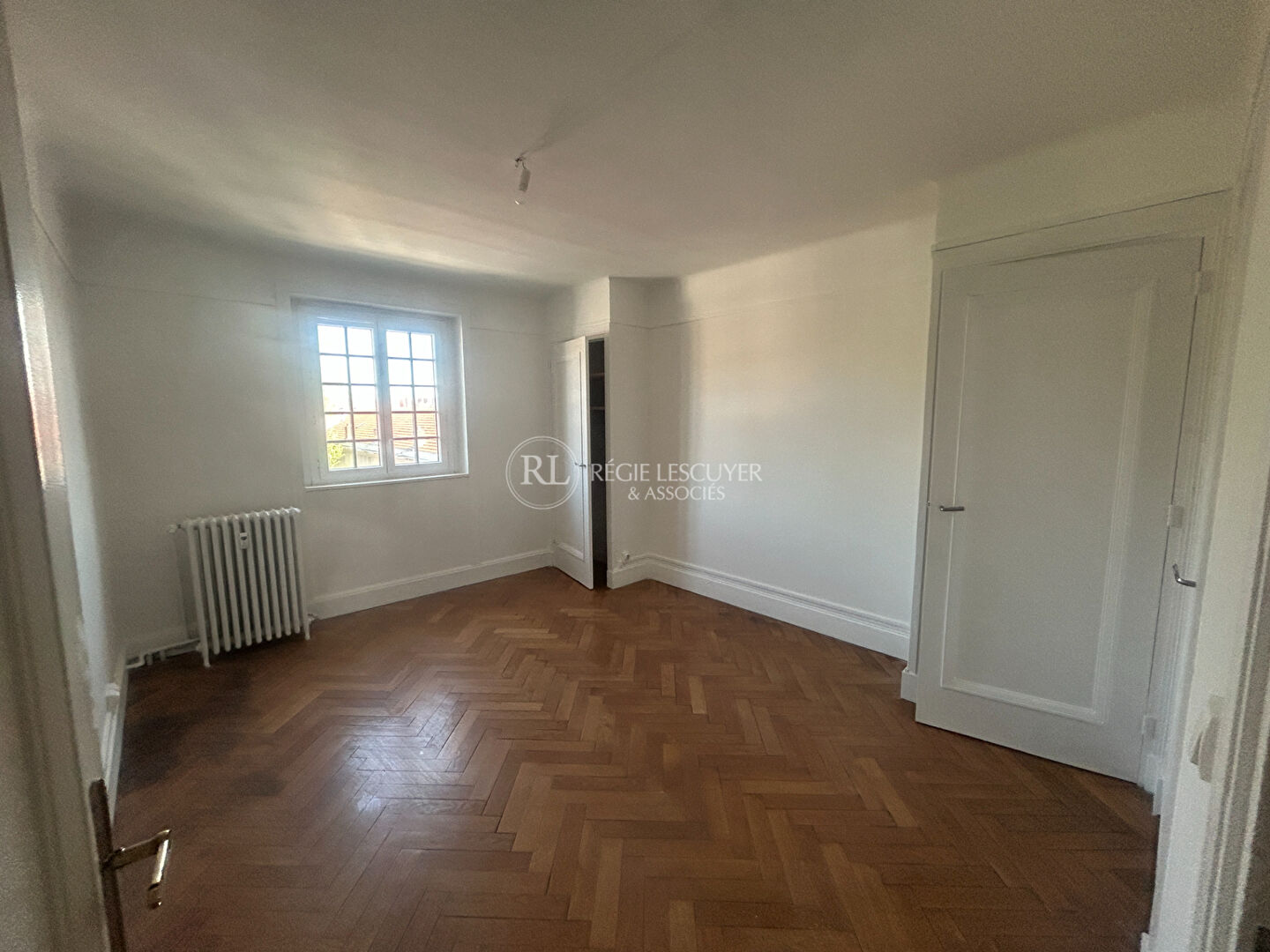 Agence immobilière de 
 REGIE LESCUYER ET ASSOCIES Lyon 6eme - REGIE LESCUYER ET ASSOCIES 
