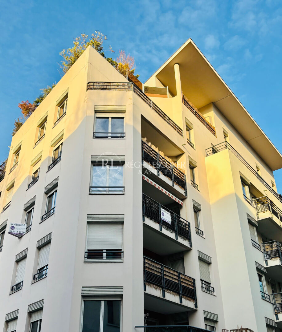 Agence immobilière de 
 REGIE LESCUYER ET ASSOCIES Lyon 6eme - REGIE LESCUYER ET ASSOCIES 
