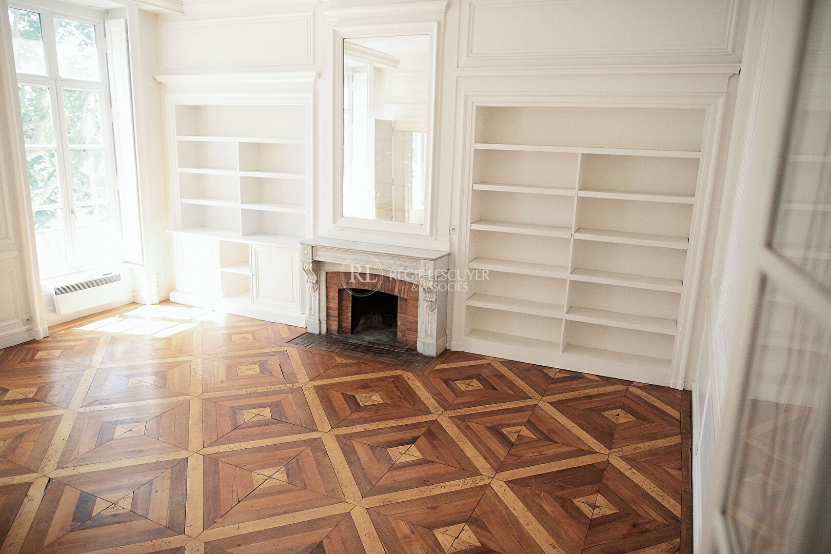 Agence immobilière de 
 REGIE LESCUYER ET ASSOCIES Lyon 6eme - REGIE LESCUYER ET ASSOCIES 

