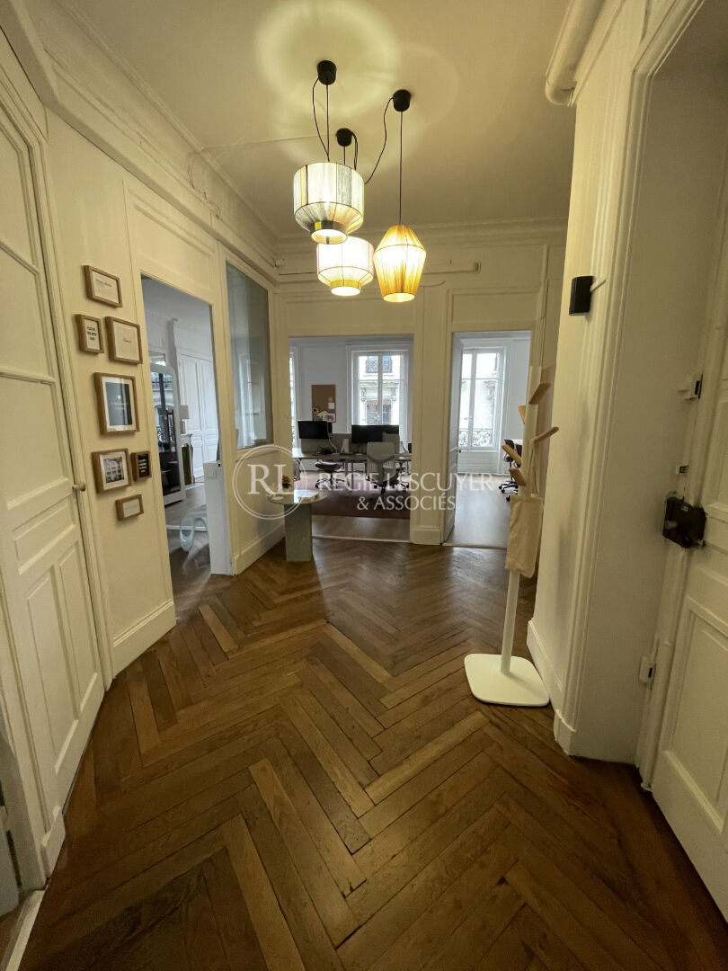 BUREAUX 113.50 m² Rue Grenette 69002 LYON