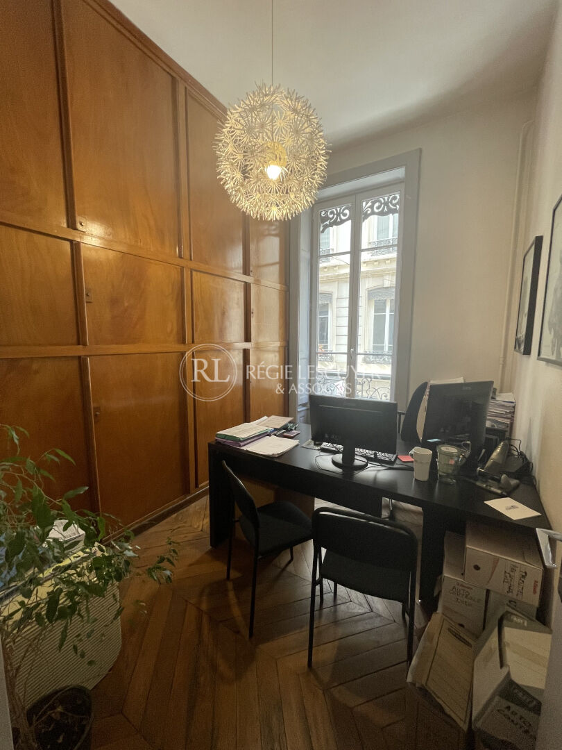 BUREAUX  185 m² Rue EDOUARD HERRIOT LYON 2