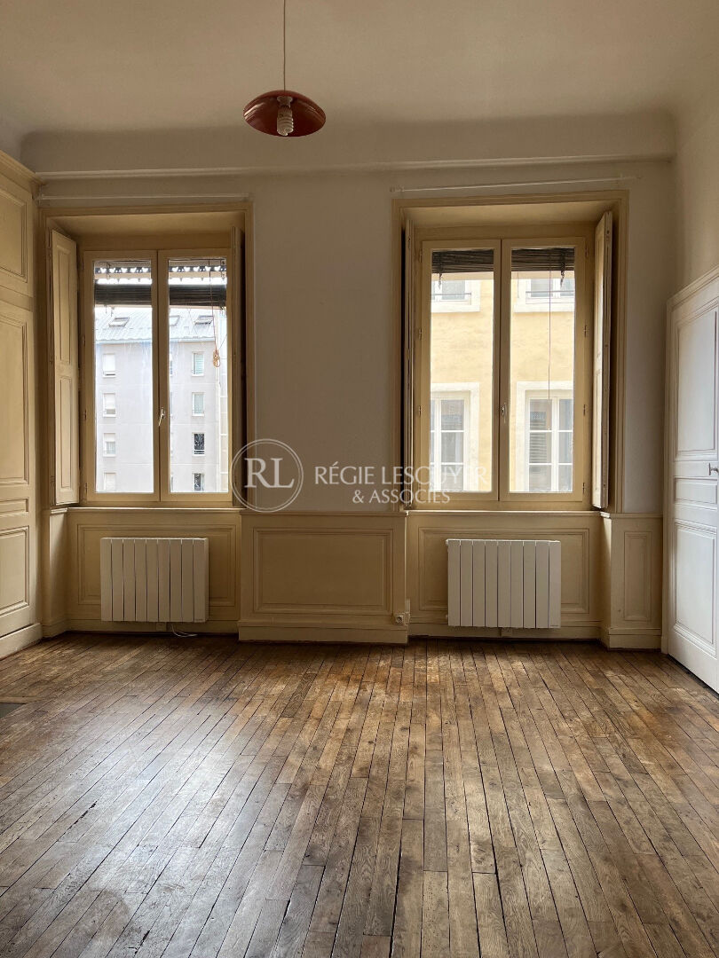 Agence immobilière de 
 REGIE LESCUYER ET ASSOCIES Lyon 6eme - REGIE LESCUYER ET ASSOCIES 
