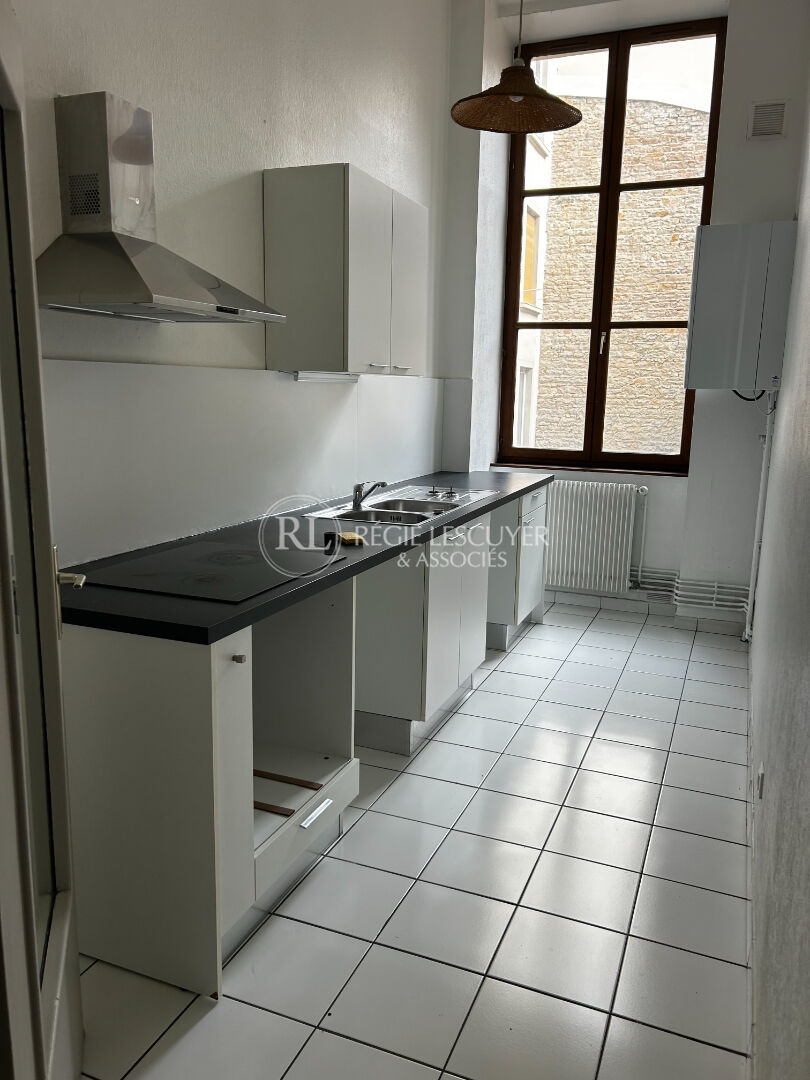 Agence immobilière de 
 REGIE LESCUYER ET ASSOCIES Lyon 6eme - REGIE LESCUYER ET ASSOCIES 

