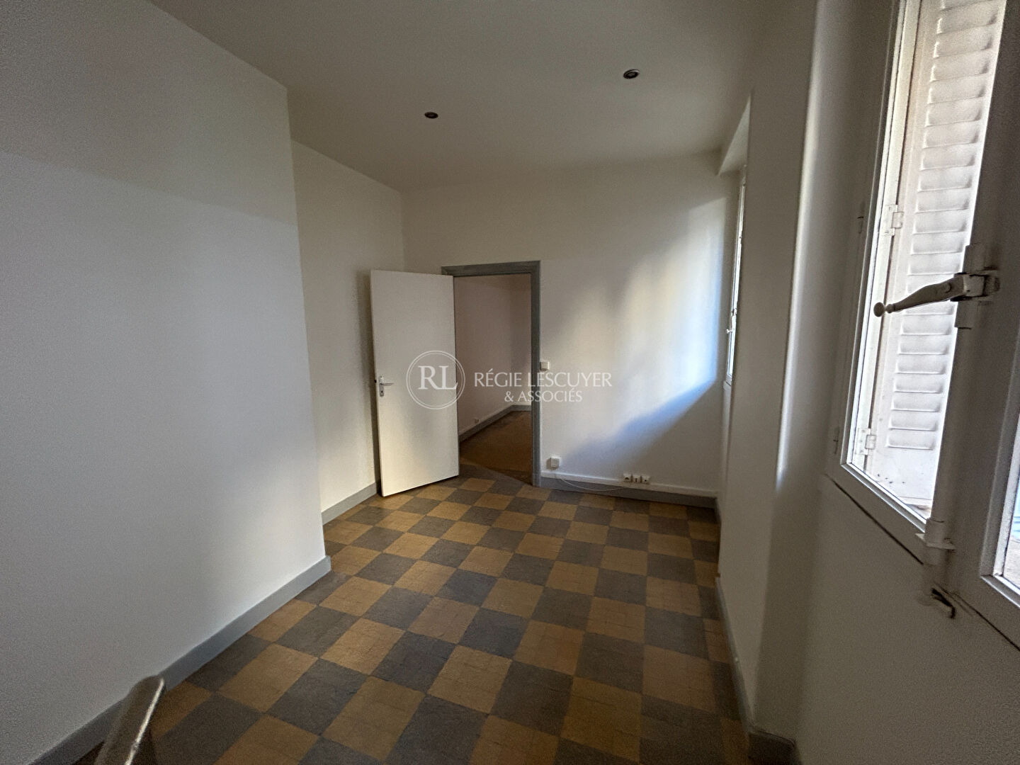 F2 - 61 Cours Lafayette  69006 LYON
