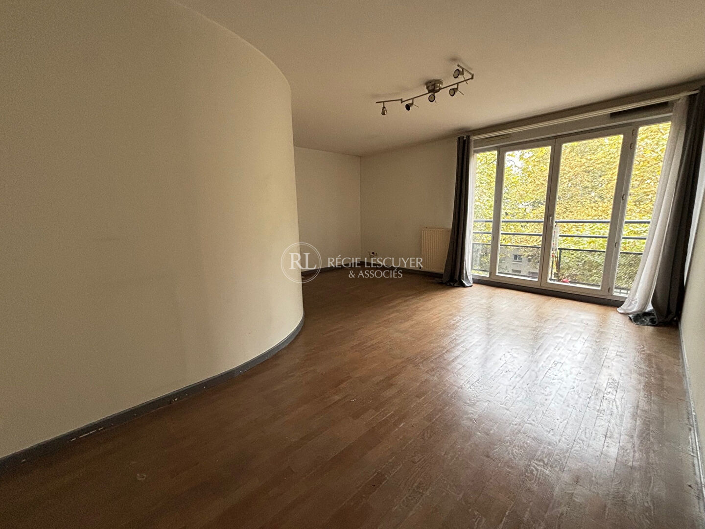 Agence immobilière de 
 REGIE LESCUYER ET ASSOCIES Lyon 6eme - REGIE LESCUYER ET ASSOCIES 
