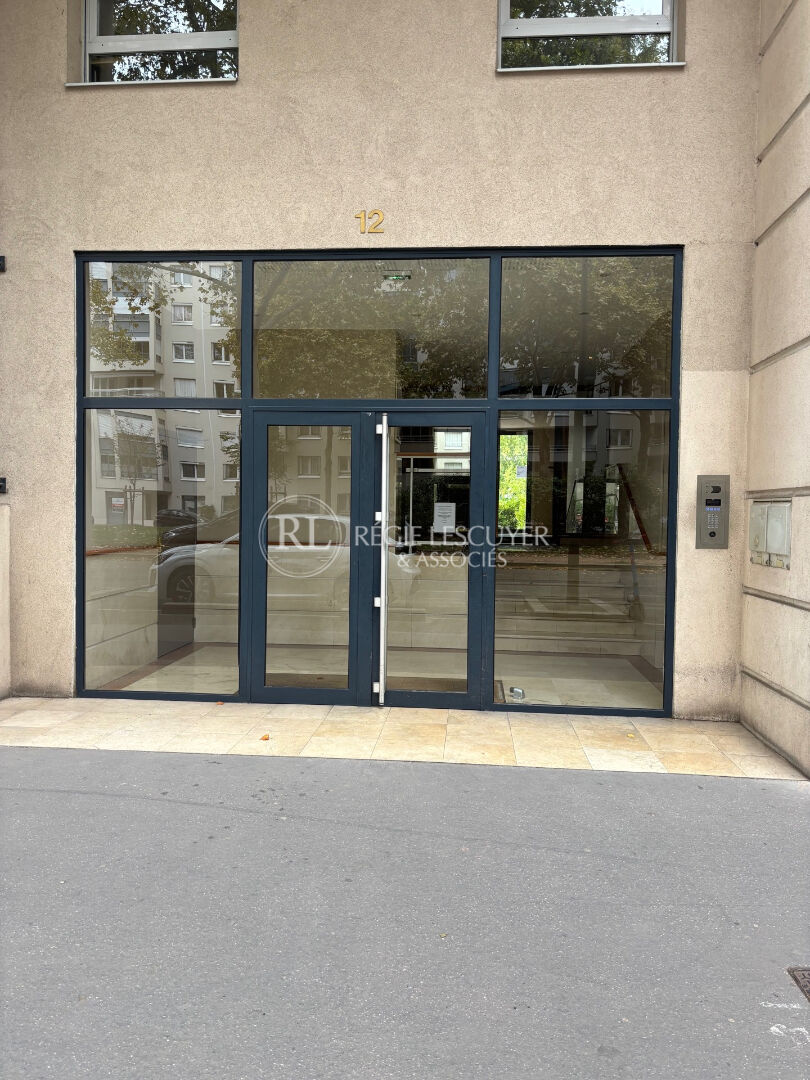LYON 03 : T3 + place de parking + possibilité garage box en sous-sol (en sus)