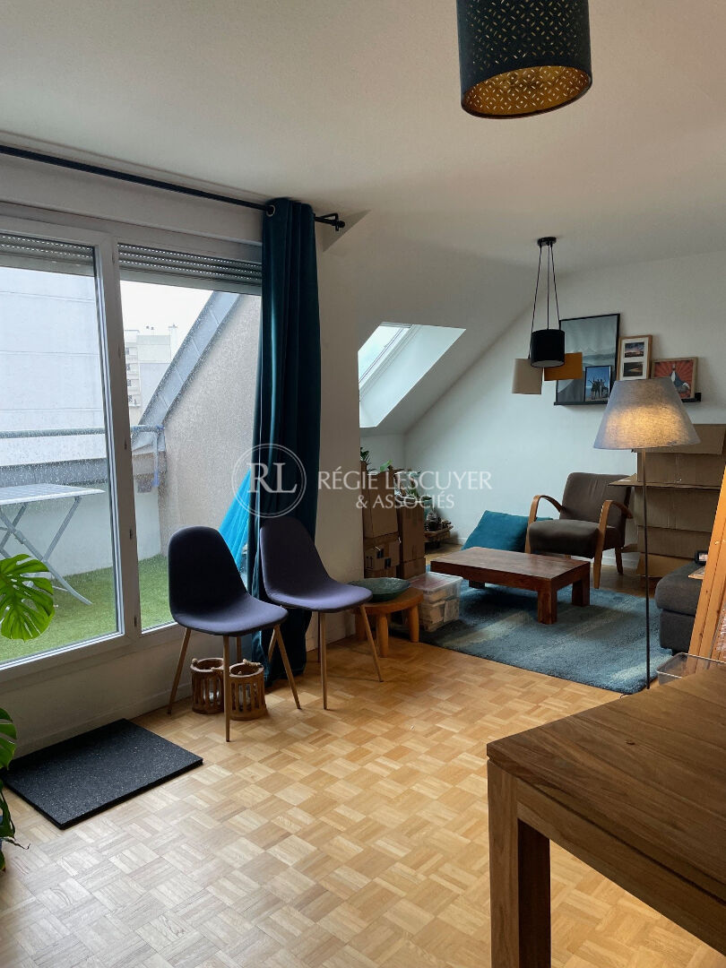 Photo F3 - SANTOS SUMONT - LYON 8 image 2/5