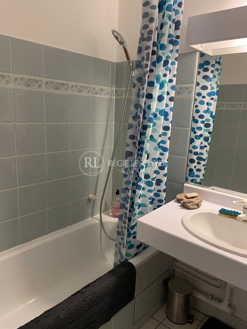 Photo F3 - SANTOS SUMONT - LYON 8 image 5/5