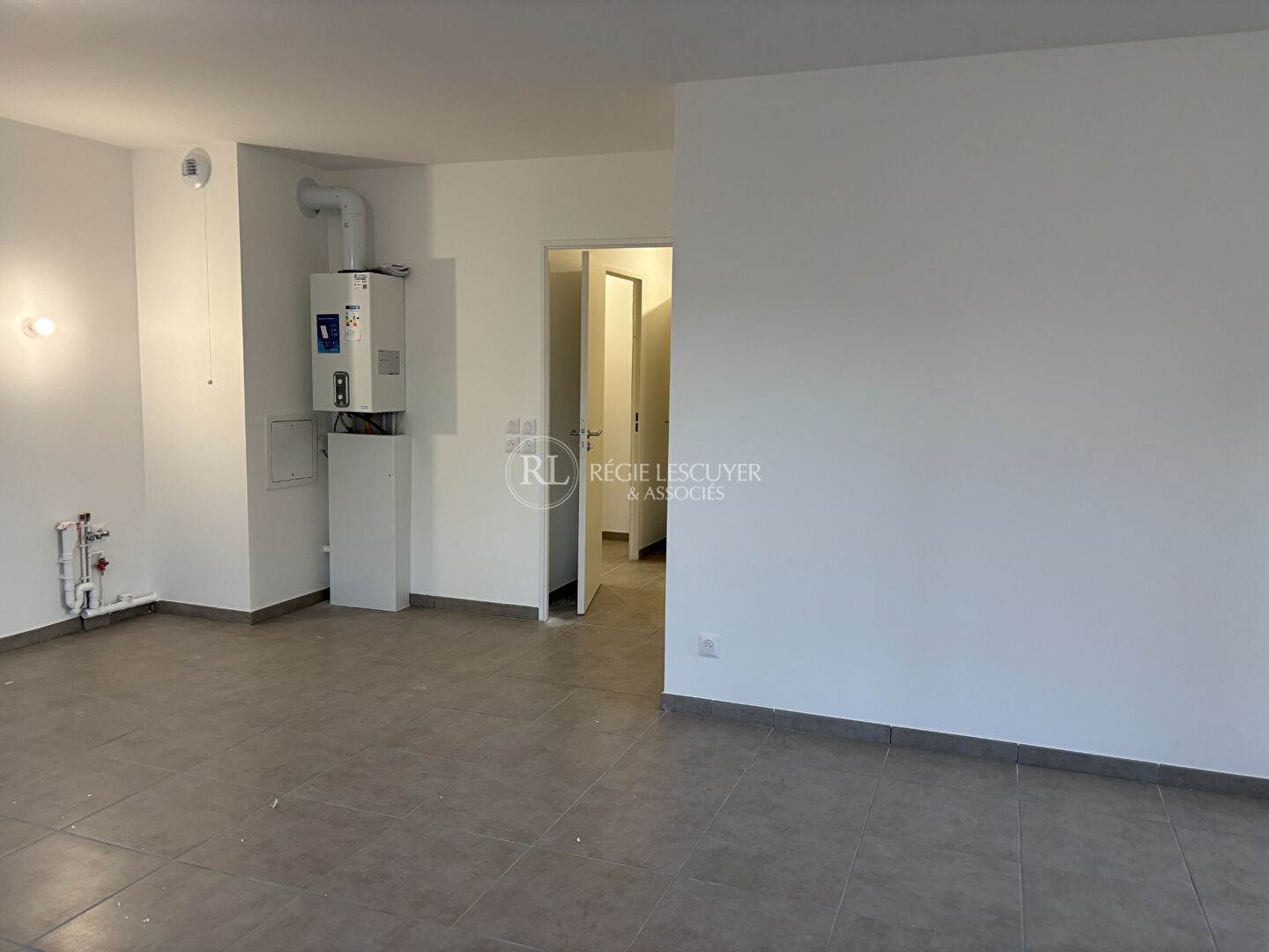 Photo F3- MARECHAL LYAUTEY - 69680 CHASSIEU image 6/6