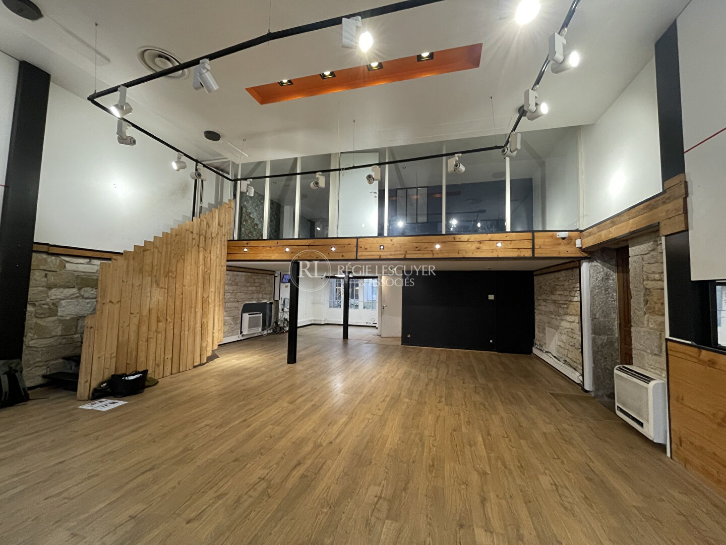 LOCAL COMMERCIAL 134 m² AVENUE DE SAXE  LYON 3