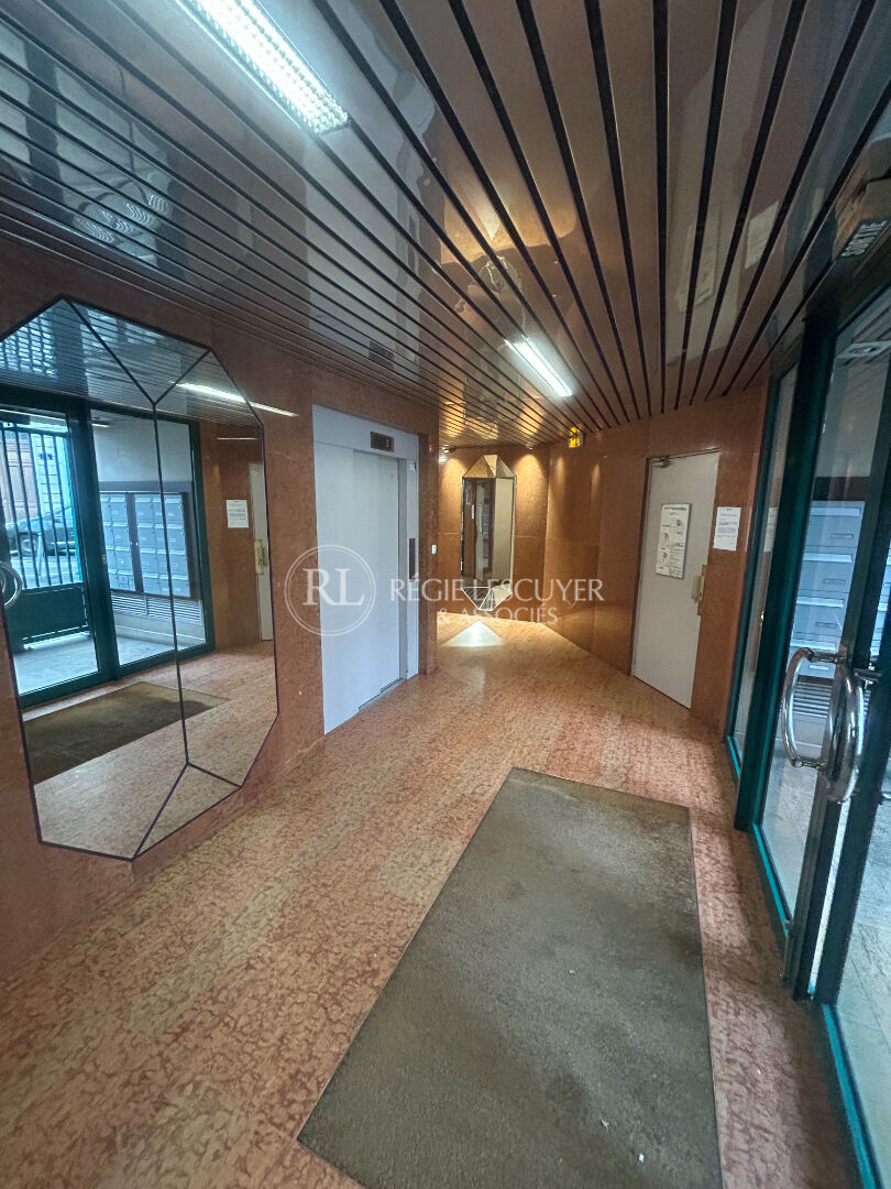 Photo F2- rue de Créqui - LYON 7ème image 1/6