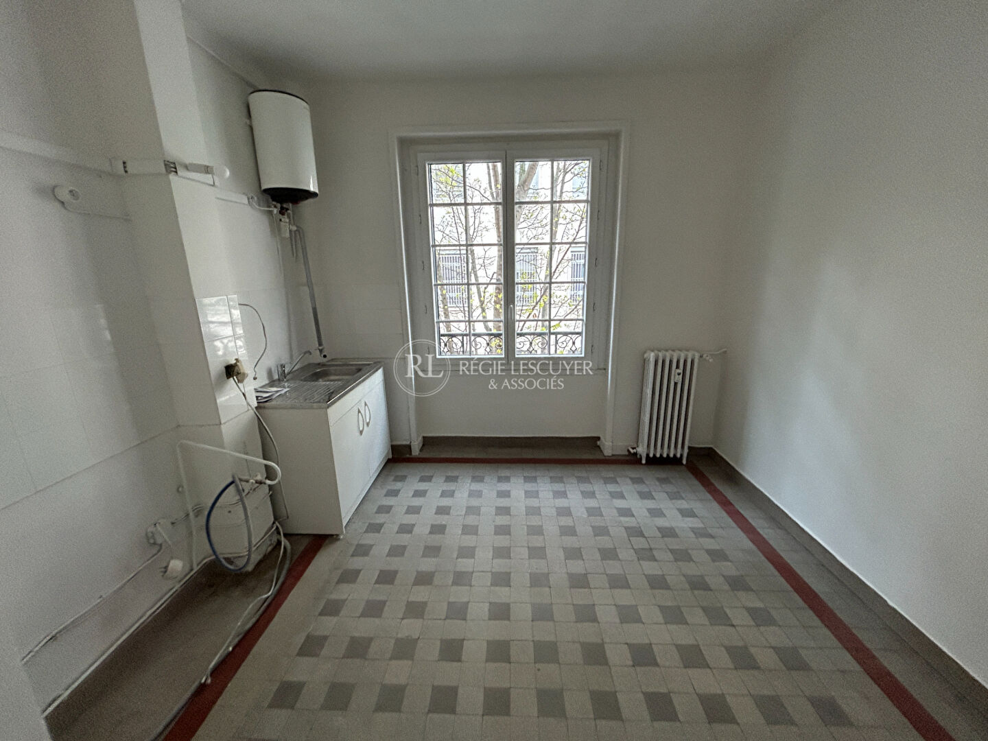 Agence immobilière de 
 REGIE LESCUYER ET ASSOCIES Lyon 6eme - REGIE LESCUYER ET ASSOCIES 
