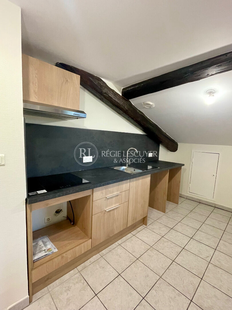 Agence immobilière de 
 REGIE LESCUYER ET ASSOCIES Lyon 6eme - REGIE LESCUYER ET ASSOCIES 
