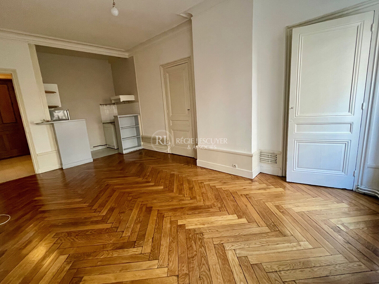 Agence immobilière de 
 REGIE LESCUYER ET ASSOCIES Lyon 6eme - REGIE LESCUYER ET ASSOCIES 
