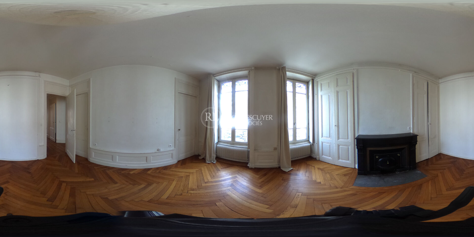 Agence immobilière de 
 REGIE LESCUYER ET ASSOCIES Lyon 6eme - REGIE LESCUYER ET ASSOCIES 
