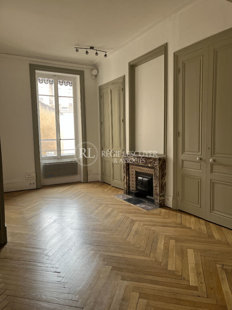 Agence immobilière de 
 REGIE LESCUYER ET ASSOCIES Lyon 6eme - REGIE LESCUYER ET ASSOCIES 
