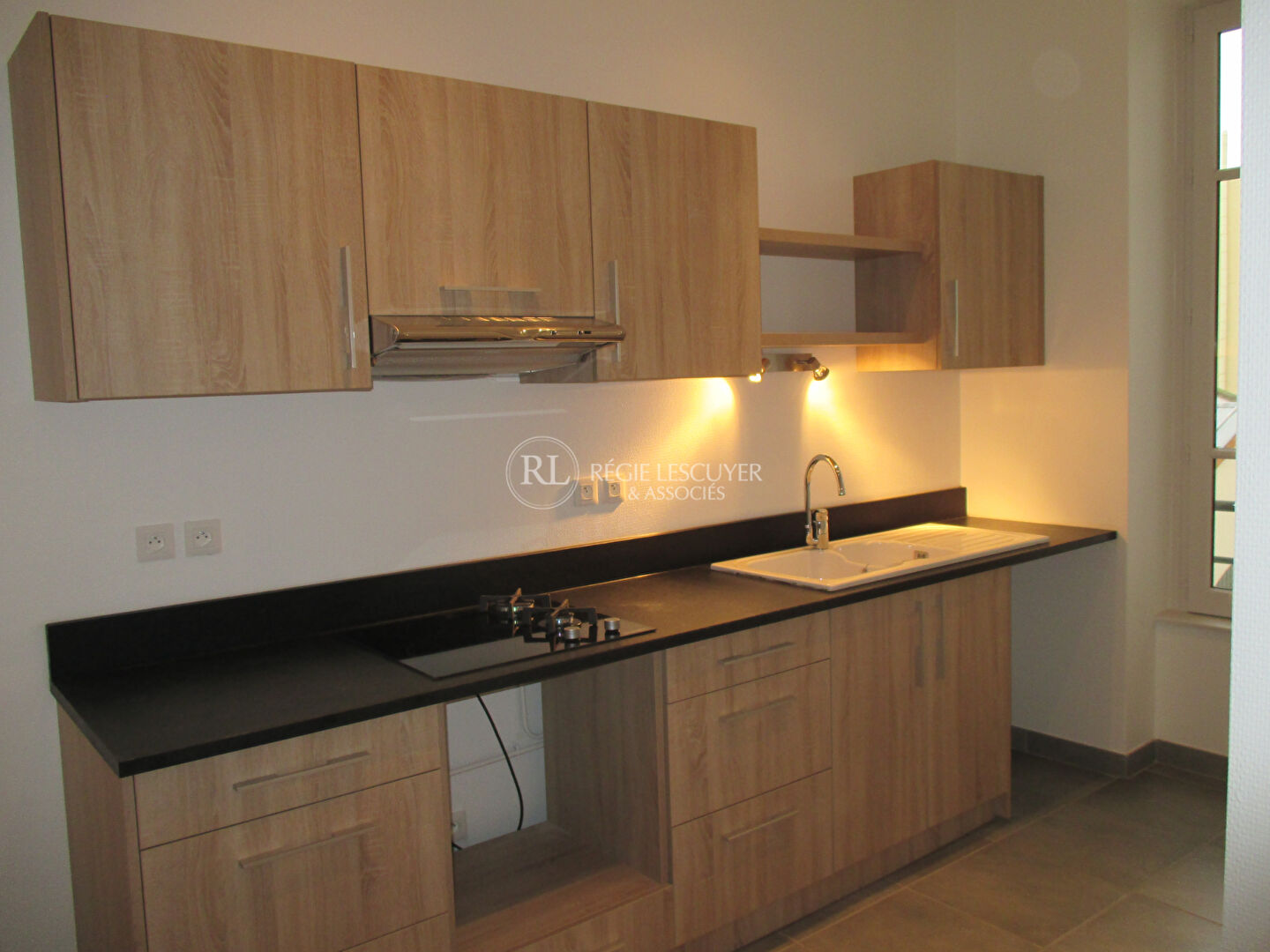 Agence immobilière de 
 REGIE LESCUYER ET ASSOCIES Lyon 6eme - REGIE LESCUYER ET ASSOCIES 
