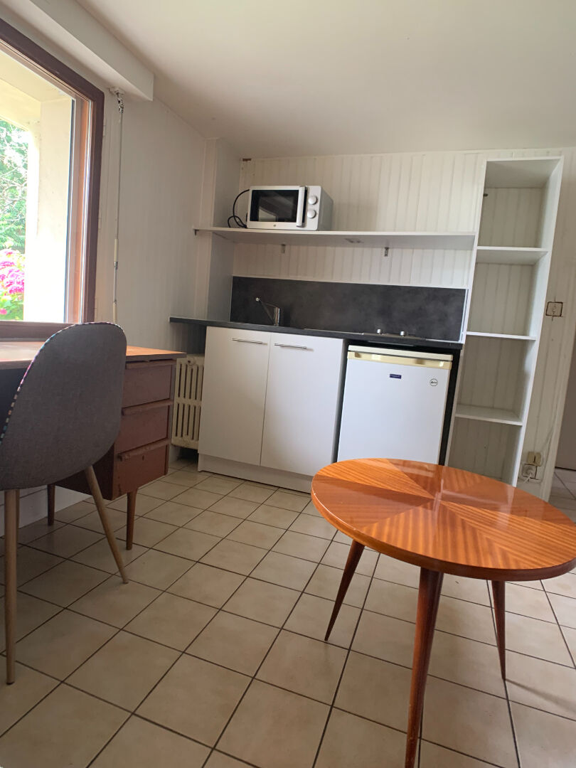 Photo Rennes  BREQUIGNY STUDIO MEUBLE de 15,31m2 habitable image 1/5