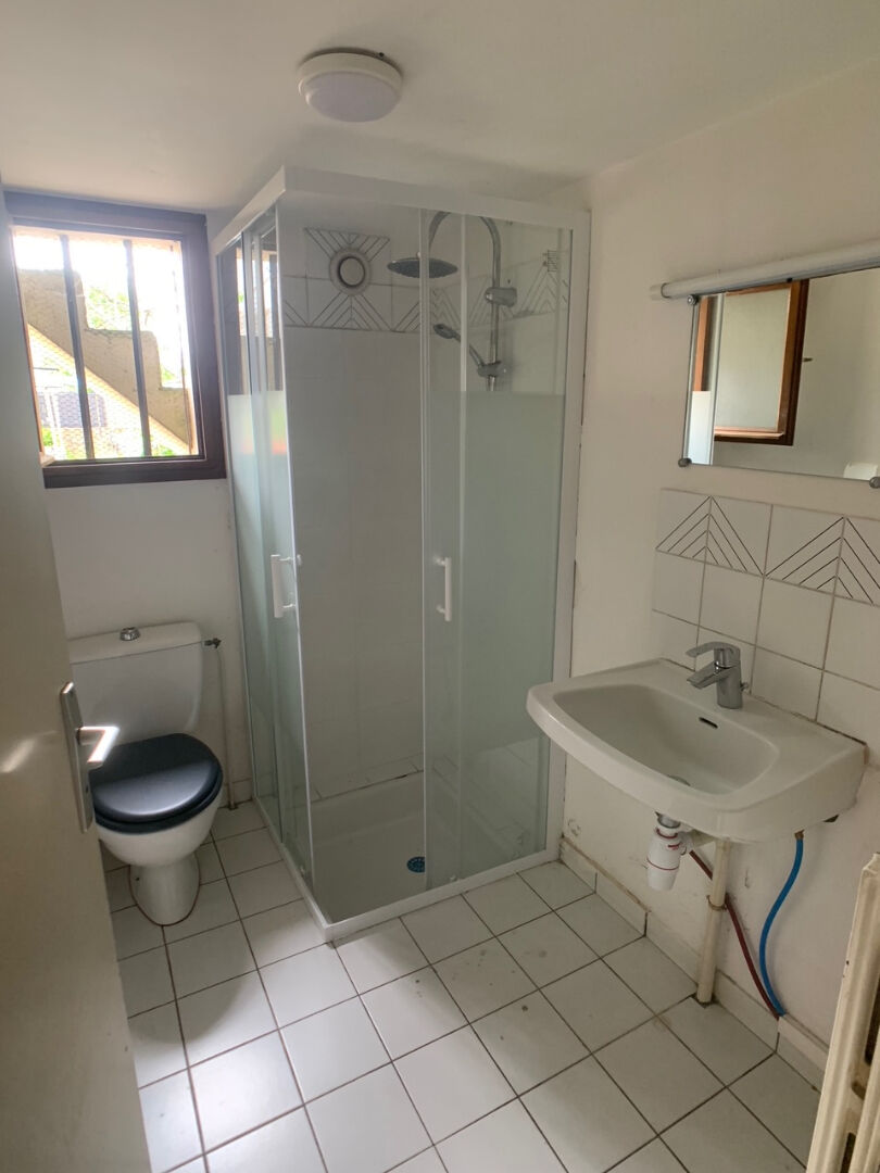 Photo Rennes  BREQUIGNY STUDIO MEUBLE de 15,31m2 habitable image 4/5