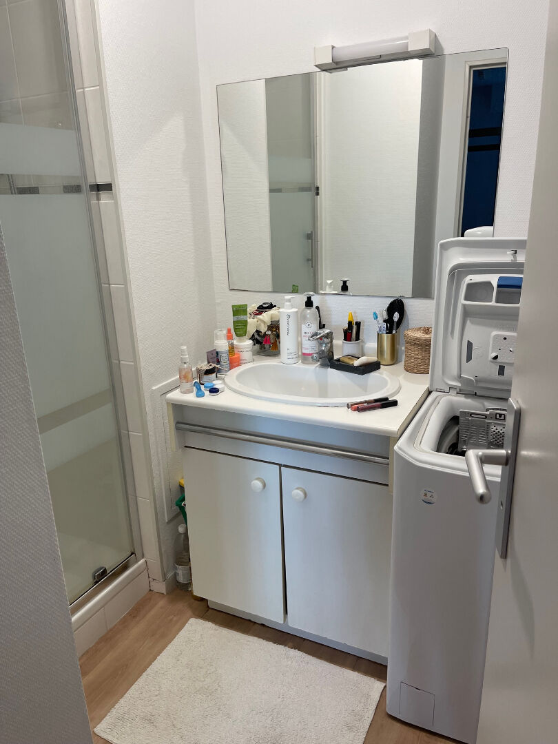 Photo VENDU - Rennes centre  quartier  Liberté tour d auvergne - joli 2 pièces avec balcon image 6/6