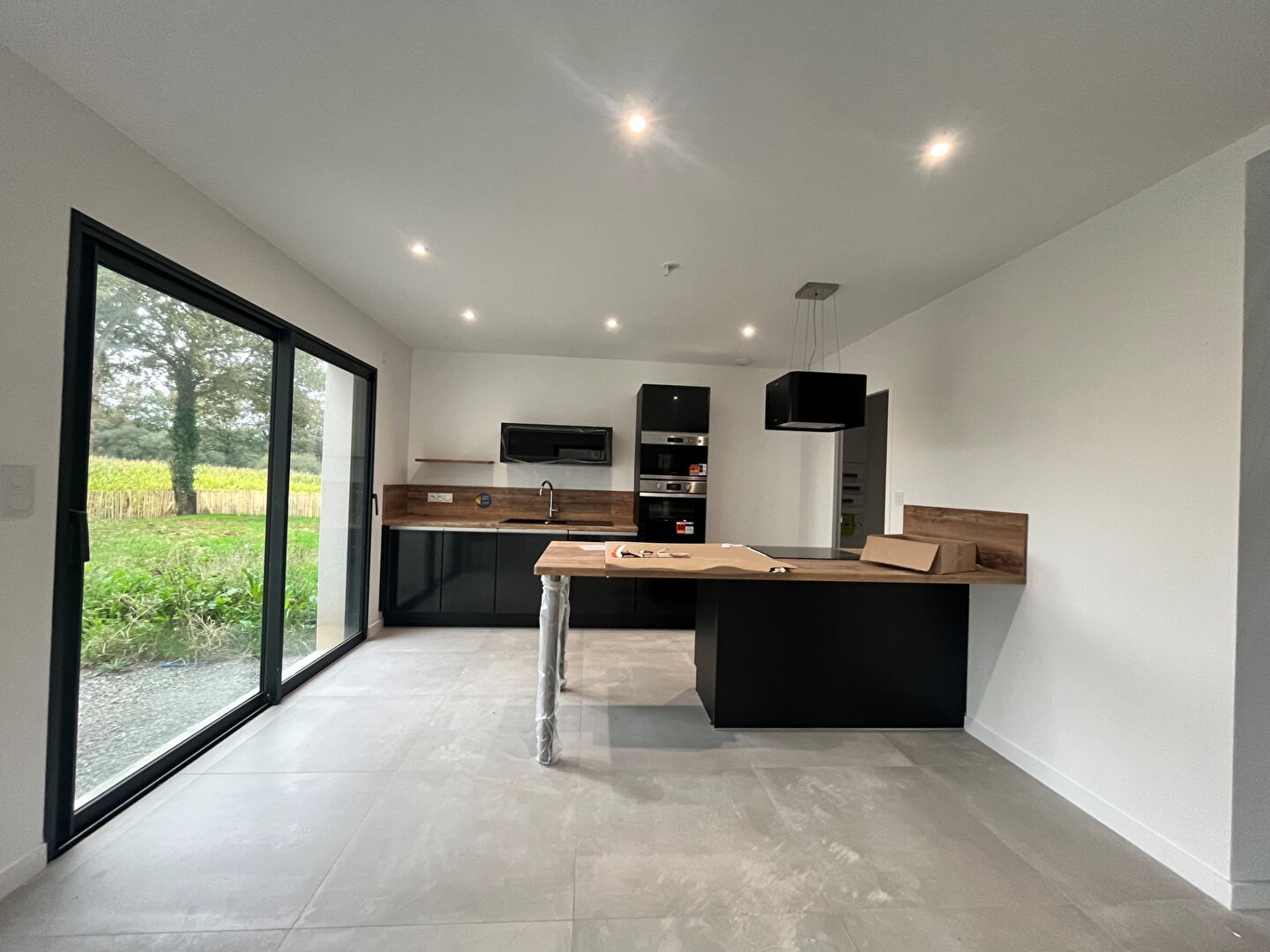 Photo Superbe Maison T6 contemporaine neuve à Saint Erblon image 2/6