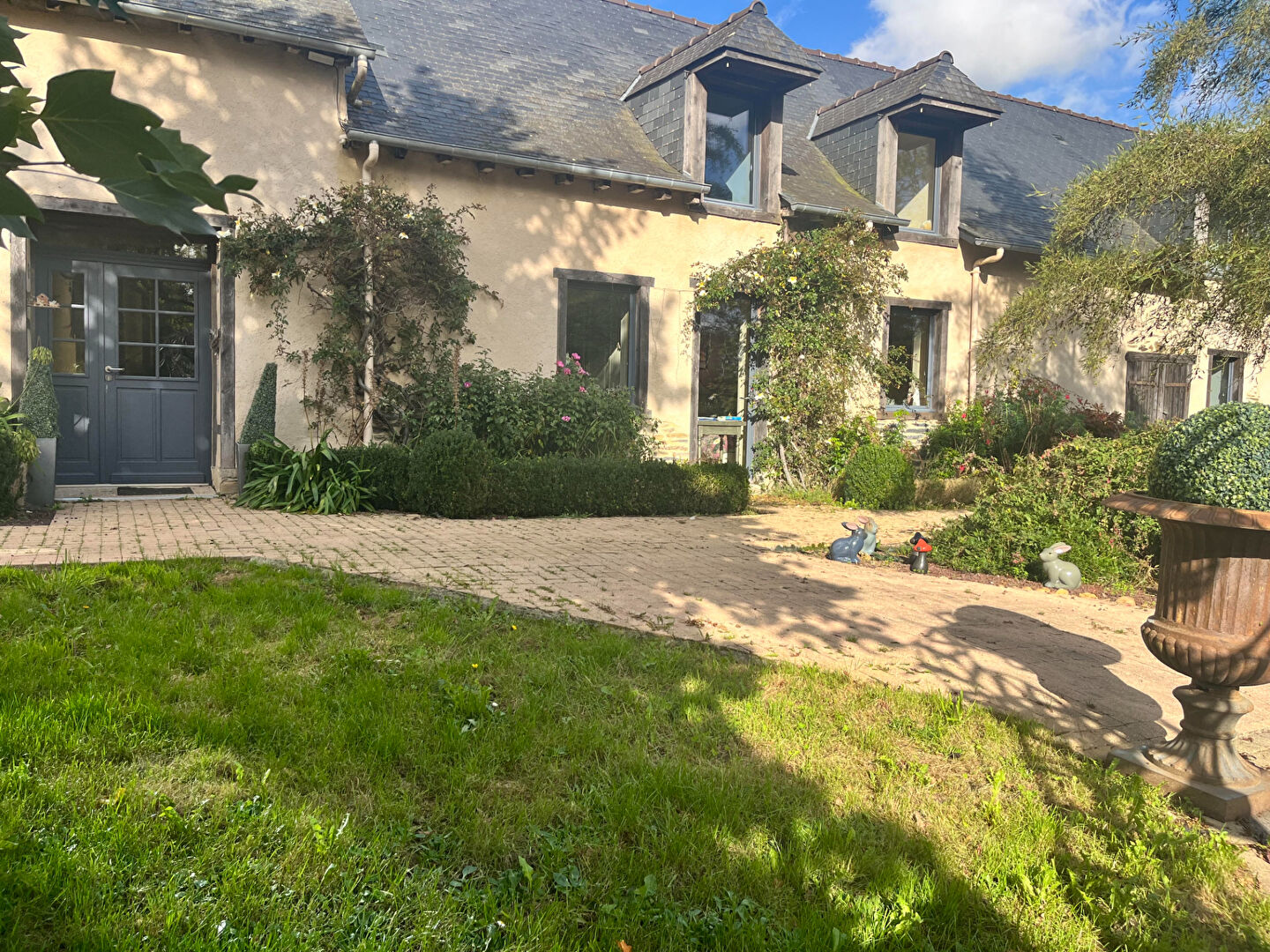 Entre Cesson et Domloup superbe Longère rénovée