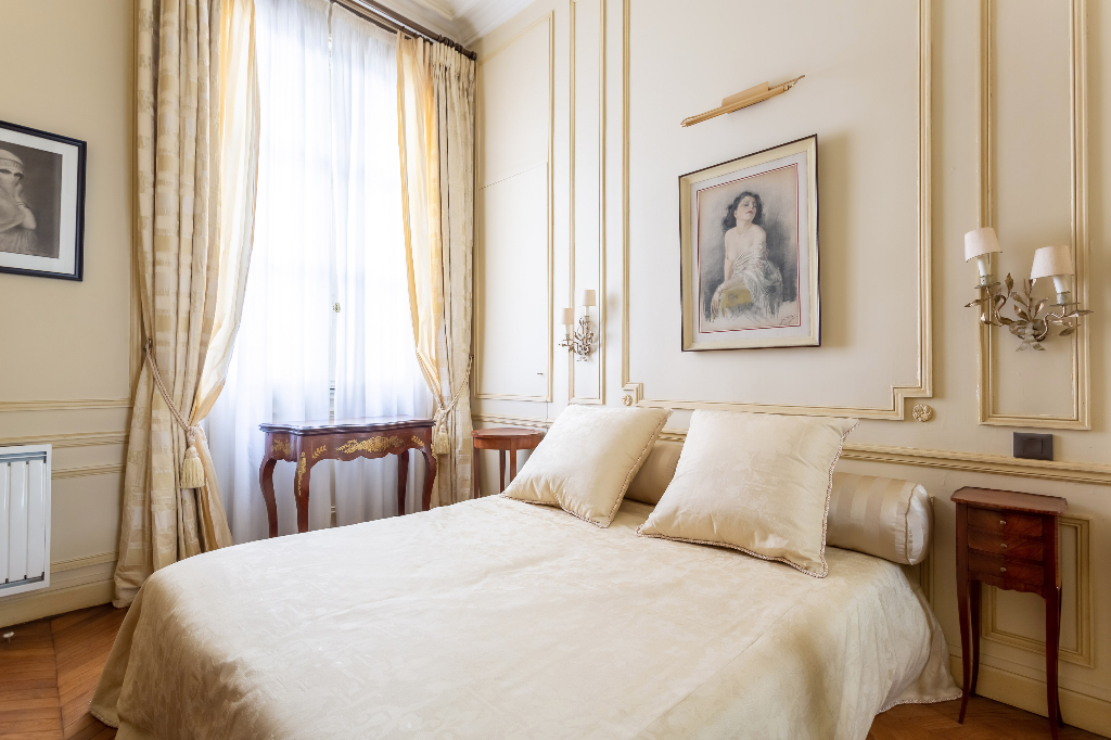 Vente Appartement de 4 pièces 126 m² - PARIS 75008 | REZ DE CHAUSSEE.COM - AR photo4
