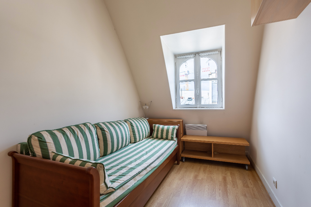 Vente Appartement de 4 pièces 126 m² - PARIS 75008 | REZ DE CHAUSSEE.COM - AR photo9