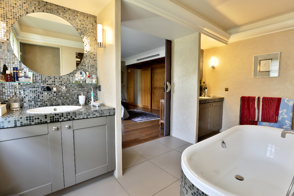 Vente Maison de 10 pièces 350 m² - SURESNES 92150 | REZ DE CHAUSSEE.COM - AR photo10