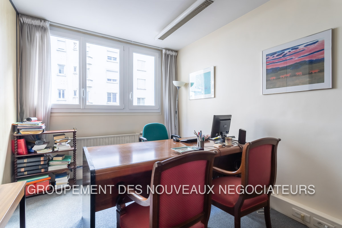 BUREAUX AUTEUIL NORD AVEC PARKING